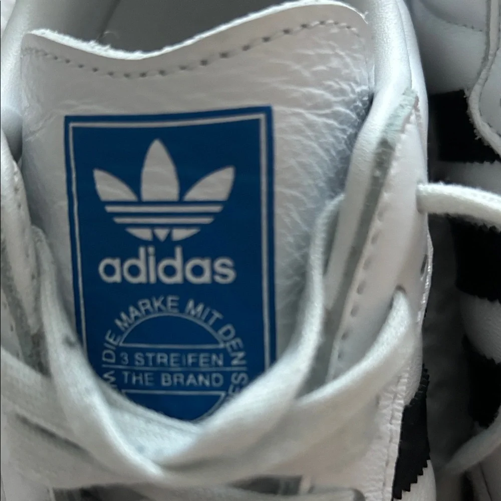 Adidas Classic Samba Sneakers - Picture 2 of 11